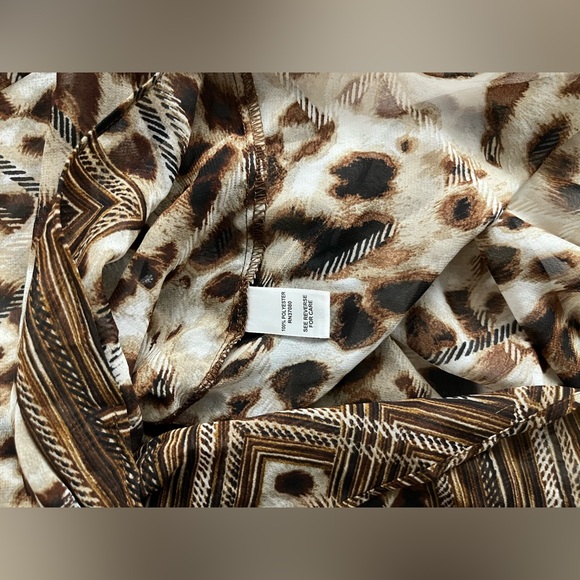 CATO Women’s  Plus Top Tunic Animal Print Size 14/16 Semi Sheer Short Sleeve - Picture 12 of 13